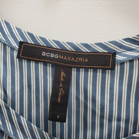 BCBGMaxAzria Women's Blue & White‎ Stripe 100% Silk Flutter Sleeve Blouse Size S - Picture 3 of 5